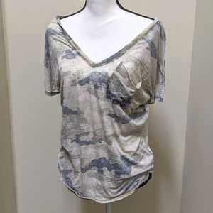 Express - Double V Camo Tee